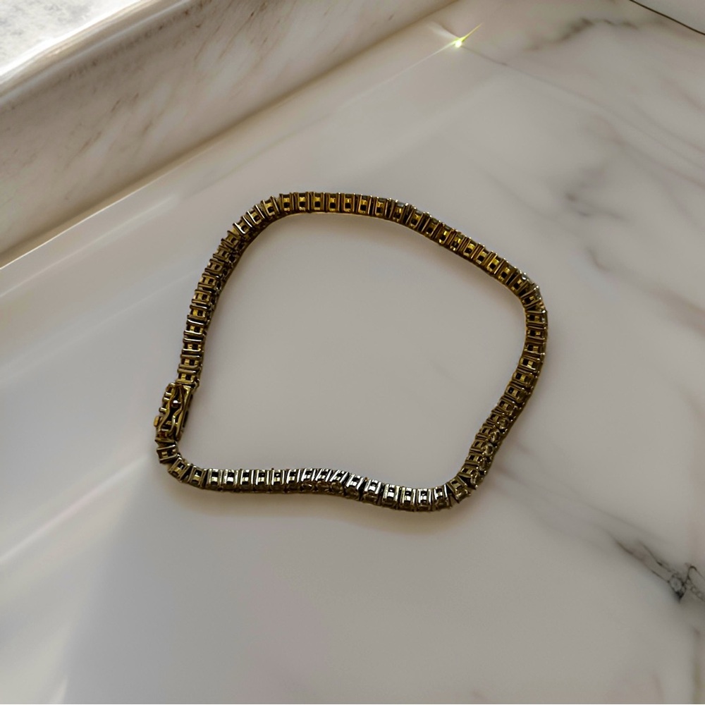 Tennis bracelet